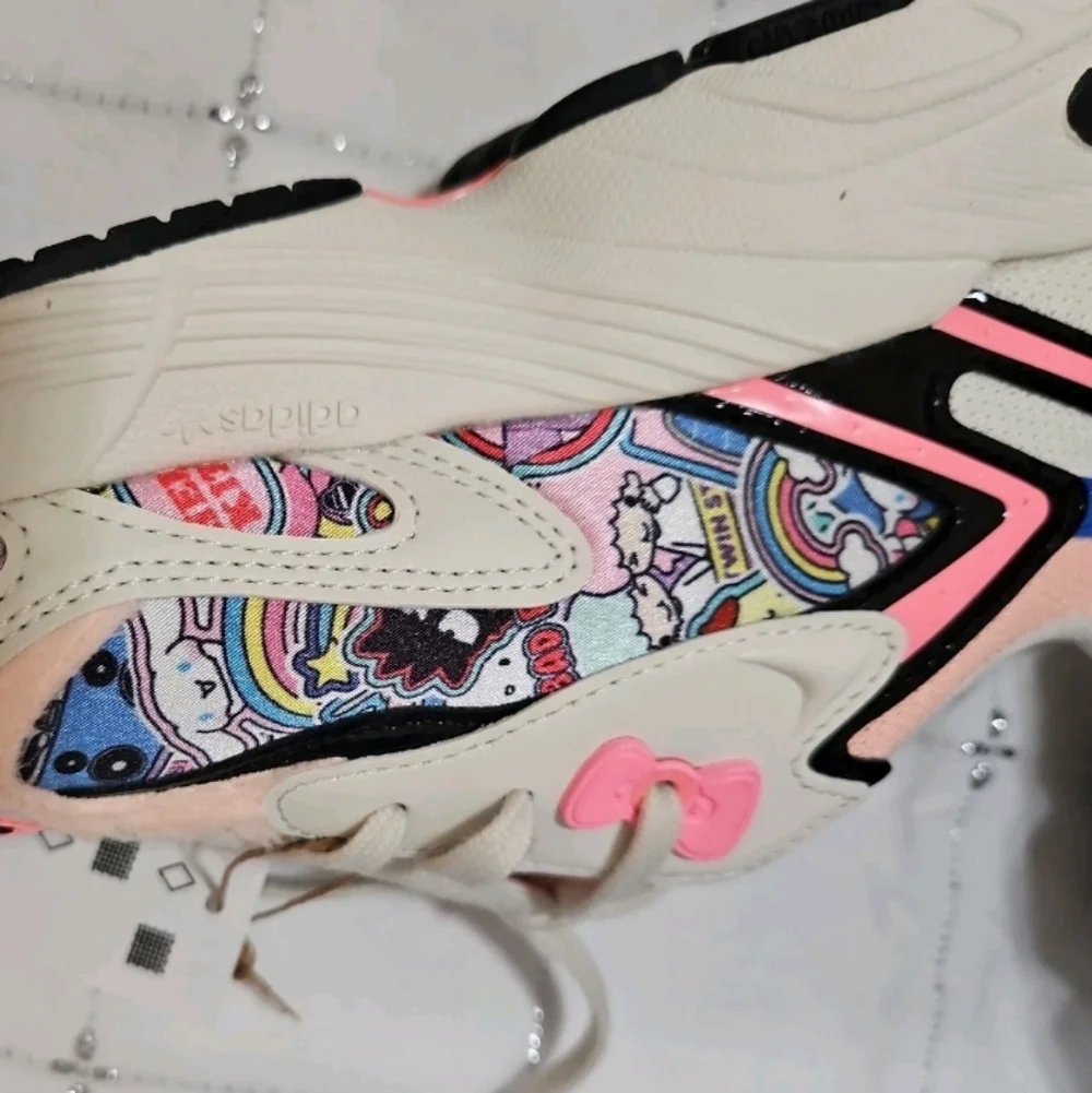 NIB LE Rare Sanrio Adidas Astir Women's Multicolor Sneakers Sz 7.5 - Picture 7 of 8